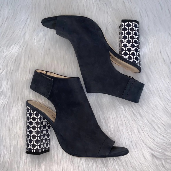 M. Gemi Black and White Heels - Picture 1 of 10